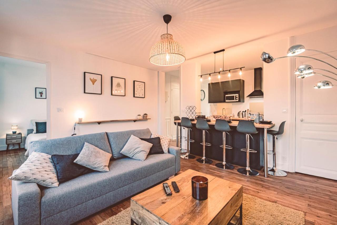 Charme De L'Ancien Pour Cet Appartement Entierement Renove Dans L'Hypercentre De Reims Exterior foto