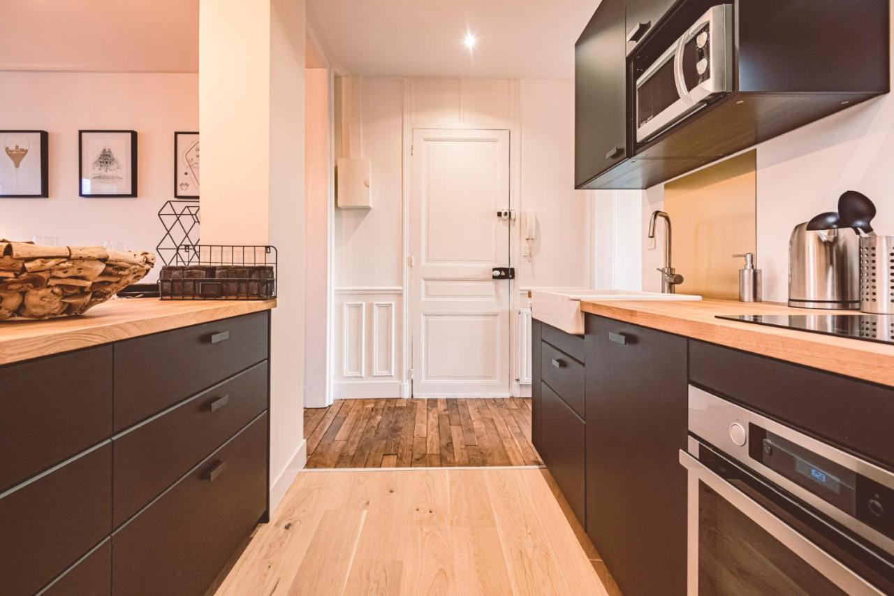 Charme De L'Ancien Pour Cet Appartement Entierement Renove Dans L'Hypercentre De Reims Exterior foto